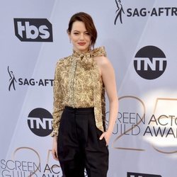 Emma Stone posa en la alfombra roja de los SAG Awards 2019
