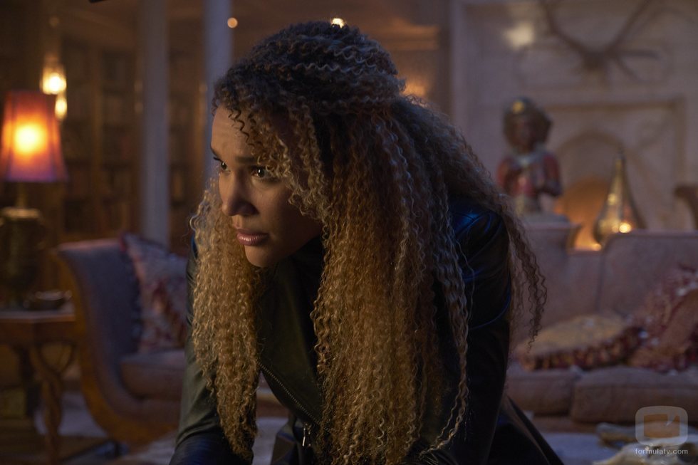 Allison tiene el poder de la sugestión en 'The Umbrella Academy'