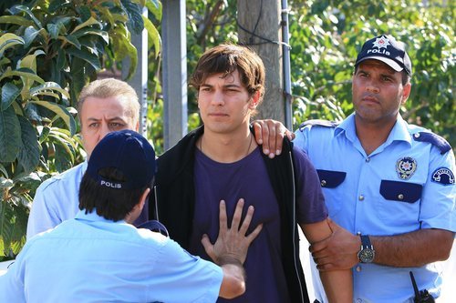 Yaman tiene problemas con la ley en 'Medcezir'