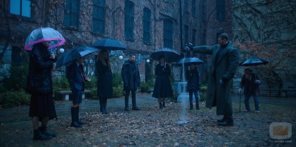 La increíble historia de una familia de superhéroes, en Netflix con 'The Umbrella Academy'