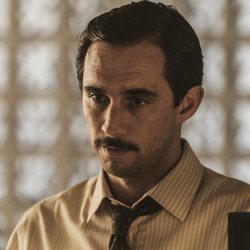 Simão Cayatte es Charles Bennet en la miniserie 'En el corredor de la muerte'