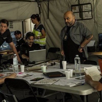 El equipo de policías en el último episodio de 'Vis a vis'