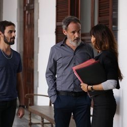 Raúl Prieto, Francesc Garrido y Goya Toledo en la nueva serie de HBO 'La Sala'