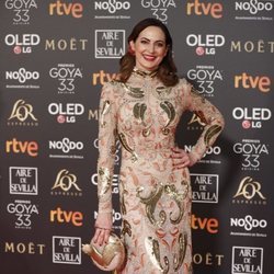 Cuca Escribano posando en la alfombra roja de los Premios Goya 2019
