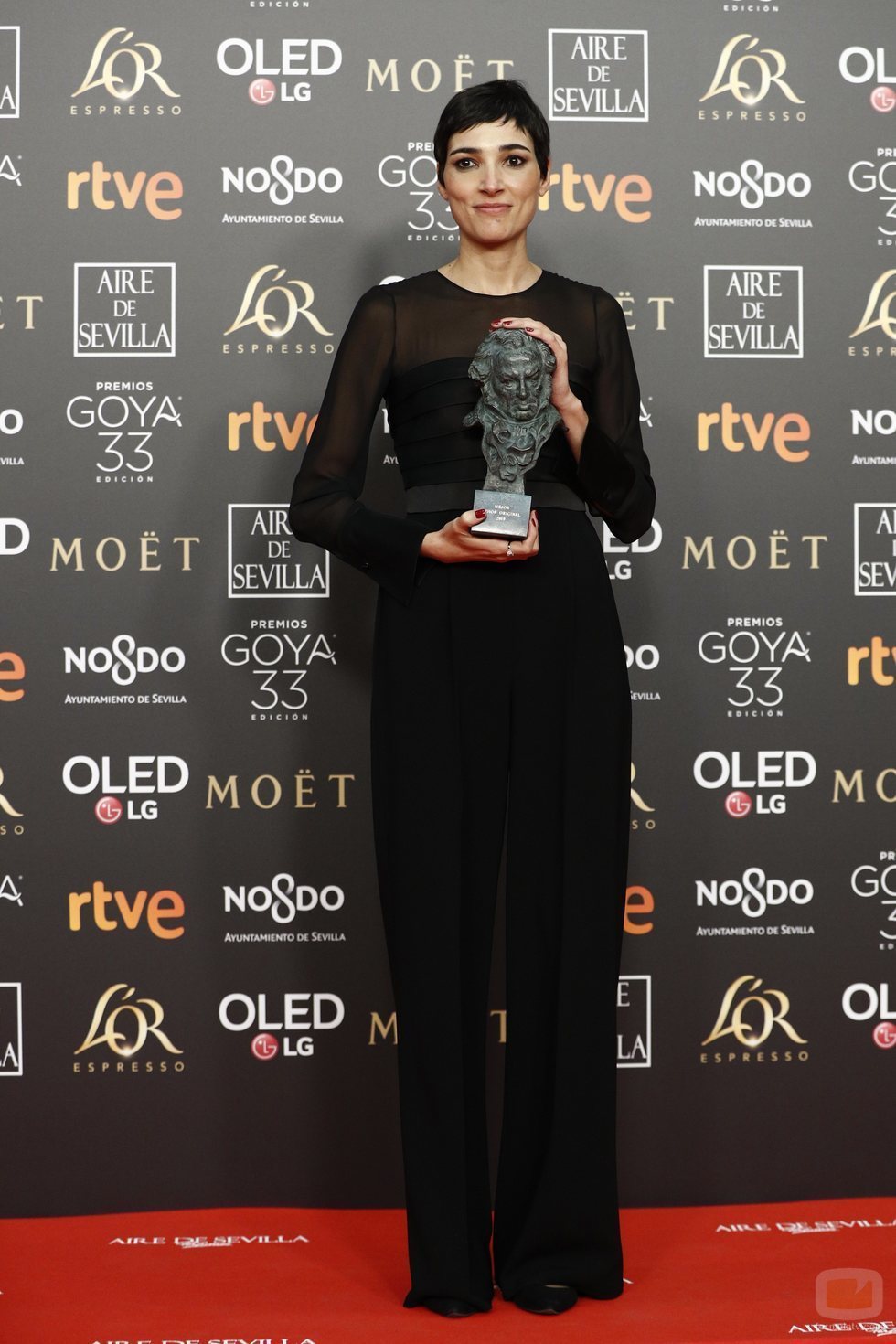 Isabel Peña con su Goya 2019 a Mejor guion original por "La noche de 12 años"