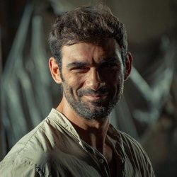 Francesco Arca en la nueva serie de RTVE 'Promesas de arena'