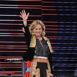 Mercedes Milá, sonriente con un traje regional en 'Gran Hermano'