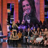 Mercedes Milá saluda a Rosario Flores en la final de 'Gran Hermano 10'