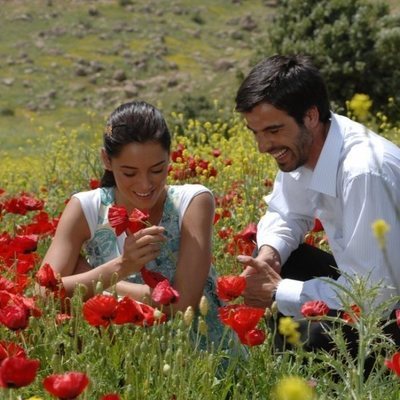 Cansu Dere y Mehmet Akif Alakurt encarnan a Sila y Boran, protagonistas de 'Sila'