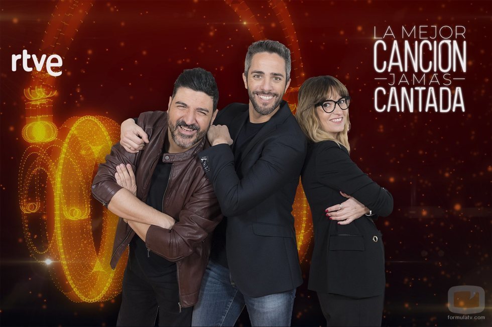 Roberto Leal junto a Tony Aguilar y Noemí Galera en 'La mejor canción jamás cantada'