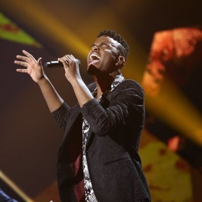 Famous, invitado en el estreno de 'La mejor canción jamás cantada'