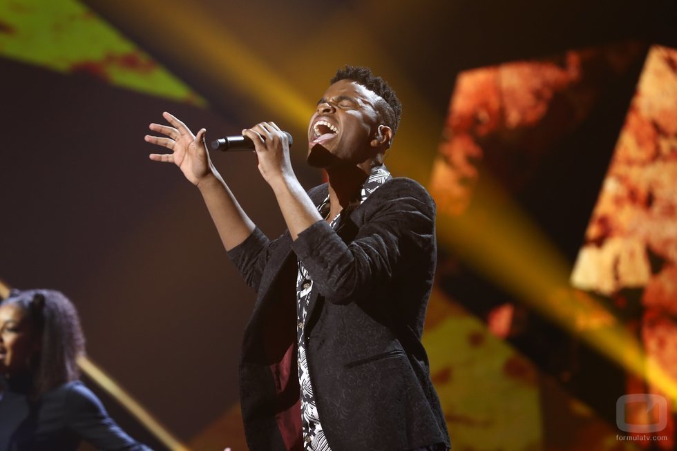 Famous, invitado en el estreno de 'La mejor canción jamás cantada'