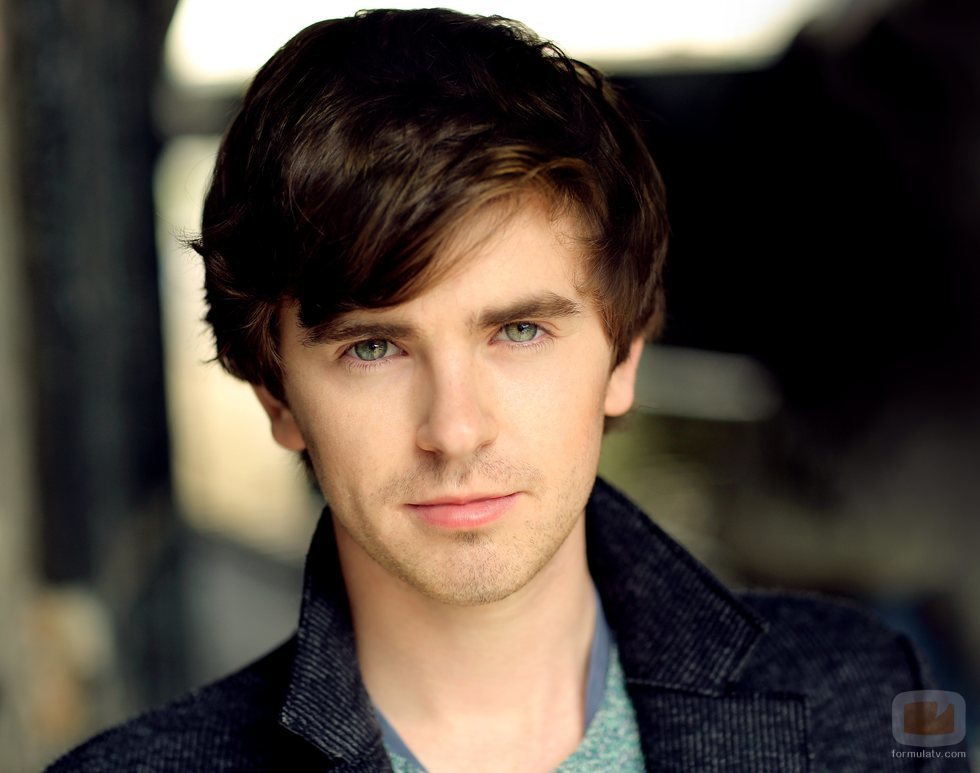 Freddie Highmore, protagonista de 'The Good Doctor', ficha por Mediaset España