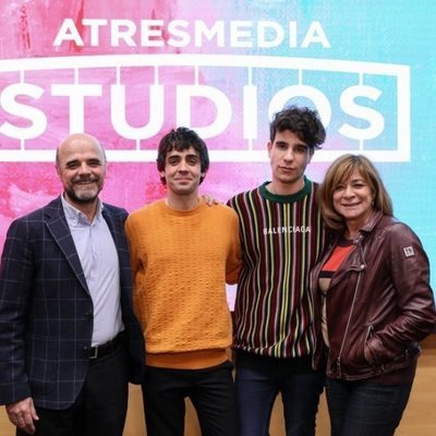 Javier Calvo y Javier Ambrossi firman un acuerdo de exclusividad con Atresmedia Studios