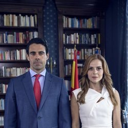 Emmanuel Esparza y Miryam Gallego en la serie 'Secretos de Estado'