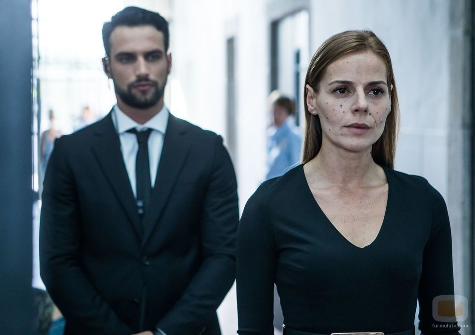 Jesús Castro y Miryam Gallego en una imagen de la serie 'Secretos de Estado'