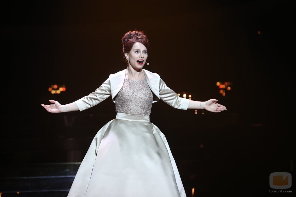 Soraya Arnelas como Loren Allred en la gala final de 'Tu cara me suena 7'