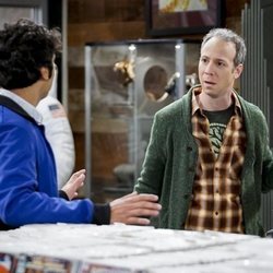 Rajesh y Stuart en la temporada 12 de 'The Big Bang Theory'