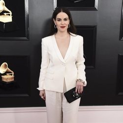 Emily Hampshire, en la alfombra roja de los Premios Grammy 2019