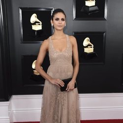 Nina Dobrev, en la alfombra roja de los Premios Grammy 2019