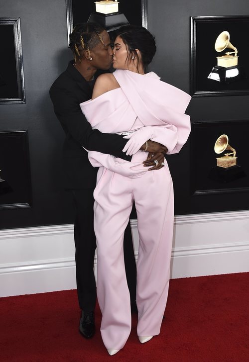 Kylie Jenner y Travis Scott, en la alfombra roja de los Premios Grammy 2019