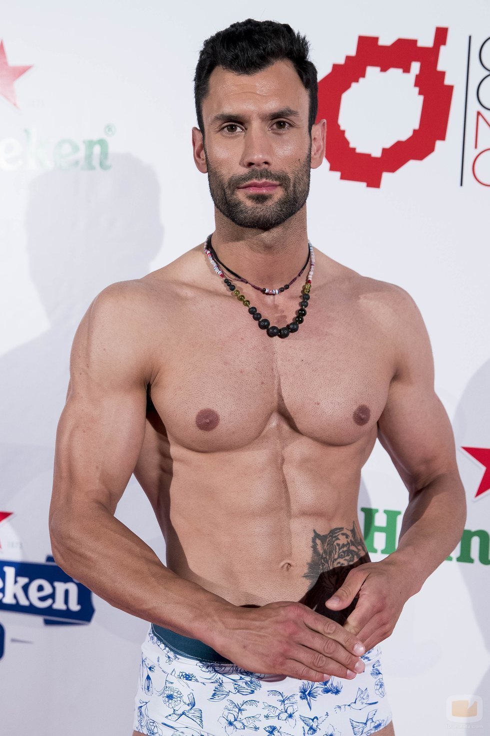 Jorge Pérez posando como modelo en Gran Canaria Moda Cálida