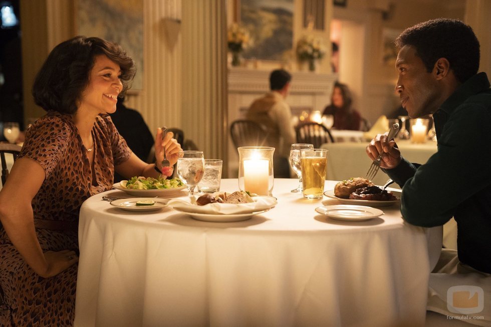 Carmen Ejogo y Mahershala Ali en la tercera temporada de 'True Detective'