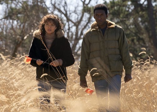 Carmen Ejogo y Mahershala Ali en la tercera temporada de 'True Detective', de HBO