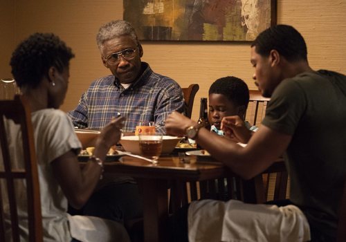 El actor Mahershala Ali caracterizado de un envejecido Wayne Hays en la tercera temporada de 'True Detective'