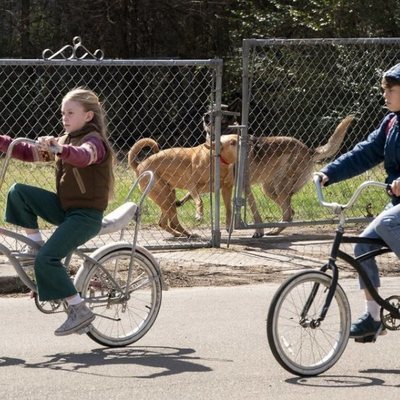 Lena McCarthy y Phoenix Elkin en la tercera temporada de 'True Detective'