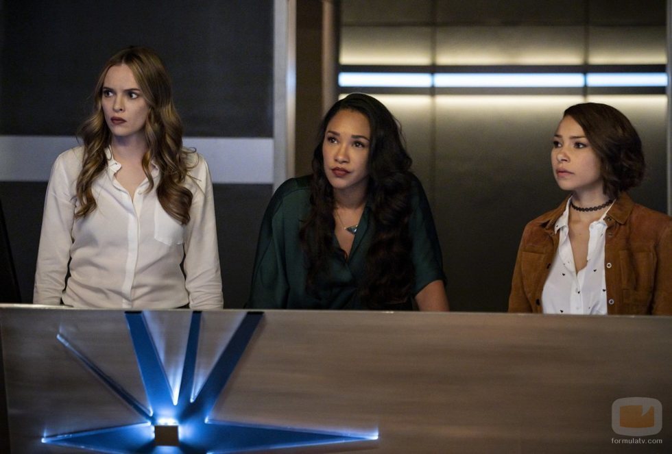 Danielle Panabaker, Candice Patton y Jessica Parker Kennedy en la quinta temporada de 'The Flash'