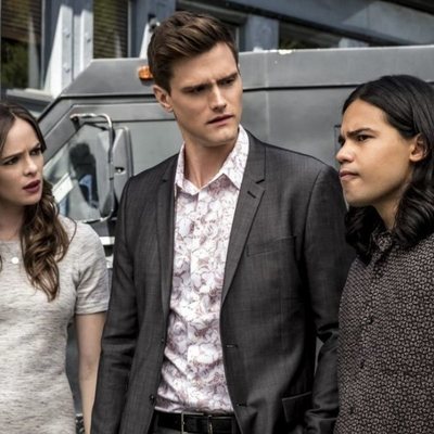 Danielle Panabaker, Hartley Sawyer y Carlos Valdes en la quinta temporada de 'The Flash'