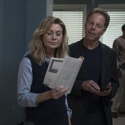 Ellen Pompeo y Greg Germann en la temporada 15 de 'Anatomía de Grey'