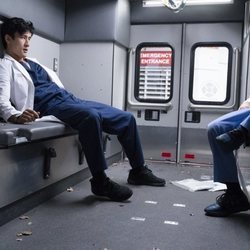 Alex Landi y Jake Borelli en la temporada 15 de 'Anatomía de Grey', de ABC