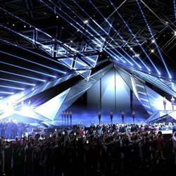 Una estructura de triángulos se descuelga sobre el escenario de Eurovisión 2019