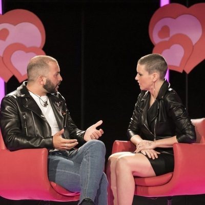 Antonio Tejado y María Jesús Ruiz conversan durante la Gala 7 de 'GH Dúo'