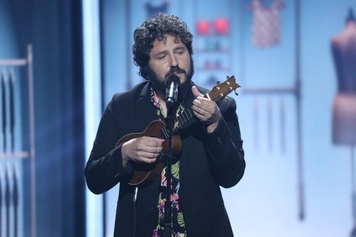 El Kanka versiona "Enamorado de la moda juvenil" en la Gala 1 de 'La mejor canción jamás cantada'