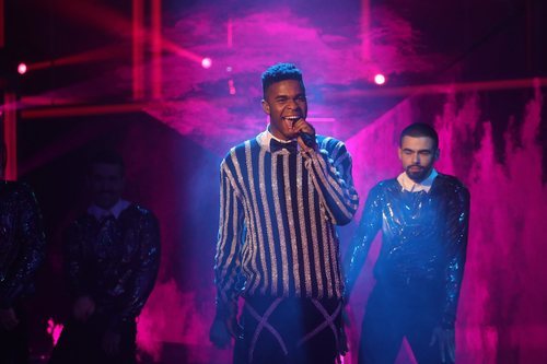 Famous en la Gala 1 de 'La mejor canción jamás cantada'