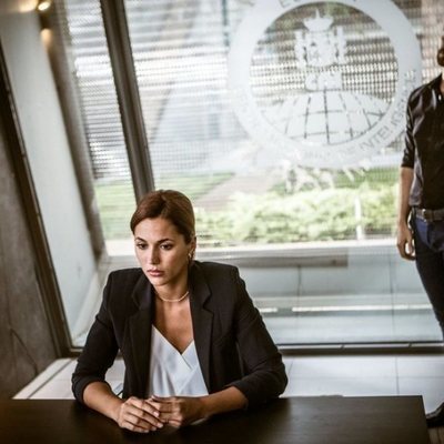 Michelle Calvó y Francisco Ortiz en la serie 'Secretos de Estado'