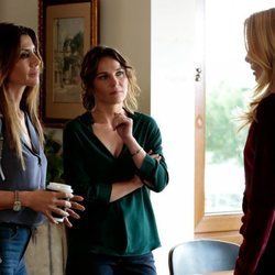 Gökçe Bahadir, Tülin Özen y Bade Isçil en la serie turca 'Stiletto Vendetta'