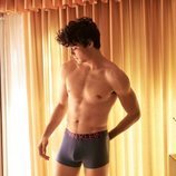 Noah Centineo protagoniza un sexy anuncio de Calvin Klein