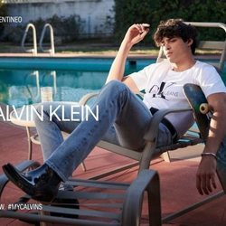 Noah Centineo, estrella protagonista de un anuncio de Calvin Klein