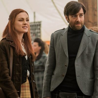 Sophie Skelton y Richard Rankin en la cuarta temporada de 'Outlander'