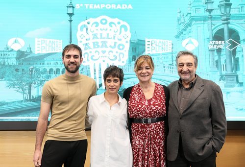 María León, Jon Plazaola, Sonia Martínez y César Benítez en la presentación de la quinta temporada de 'Allí abajo'
