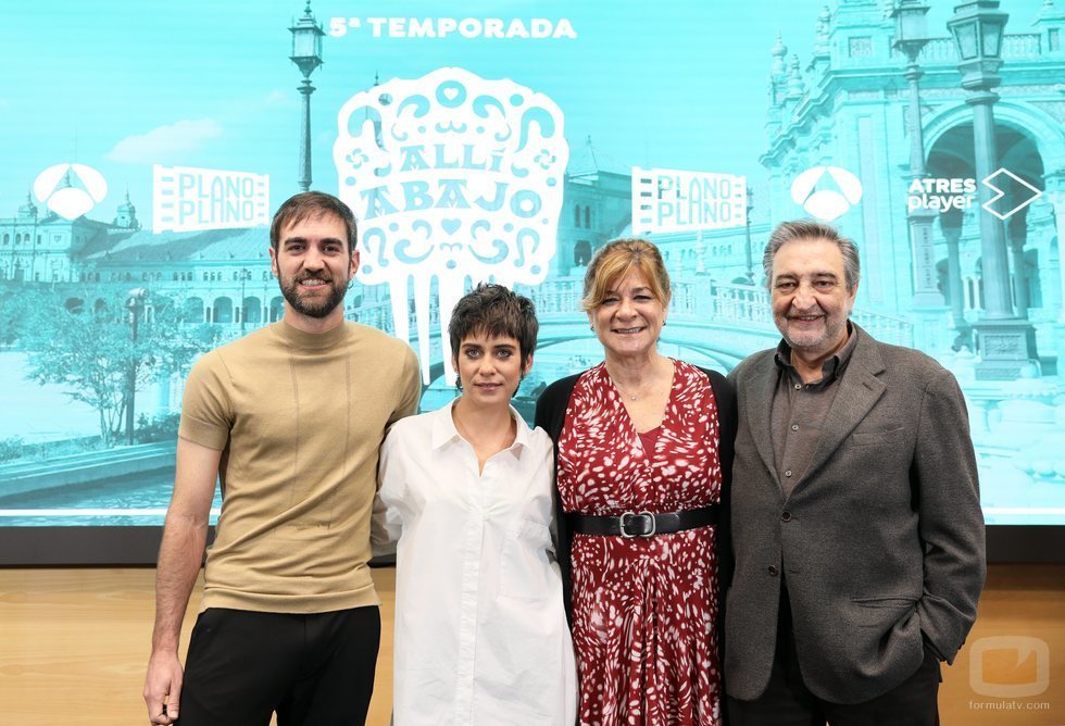 María León, Jon Plazaola, Sonia Martínez y César Benítez en la presentación de la quinta temporada de 'Allí abajo'