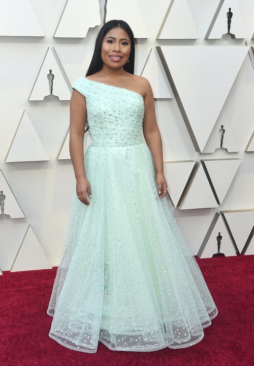 Yalitza Aparicio en la alfombra roja de los Oscar 2019
