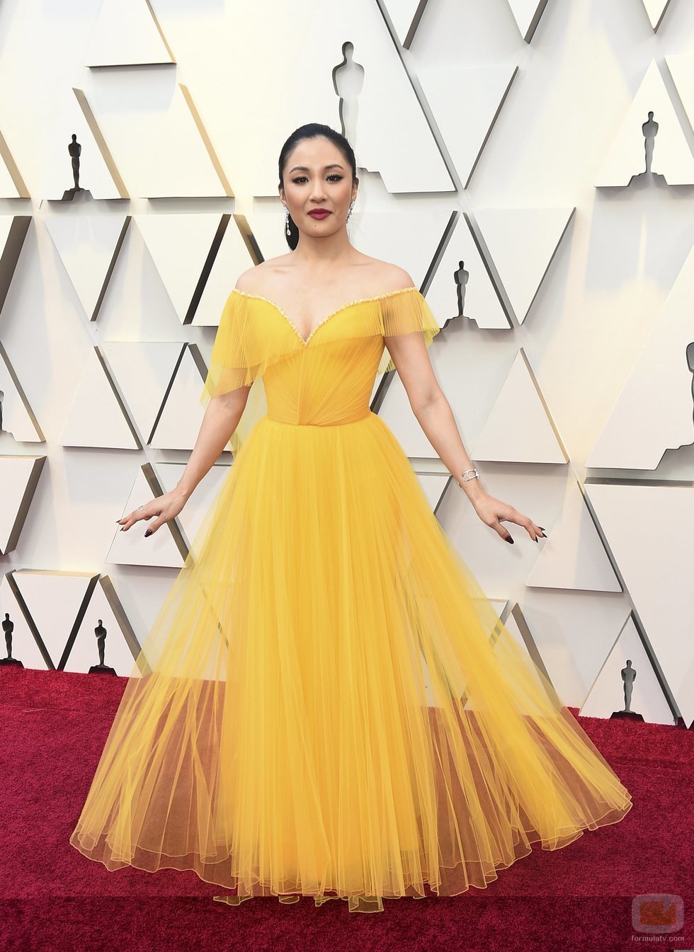 Constance Wu en la alfombra roja de los Oscar 2019