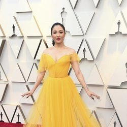 Constance Wu en la alfombra roja de los Oscar 2019
