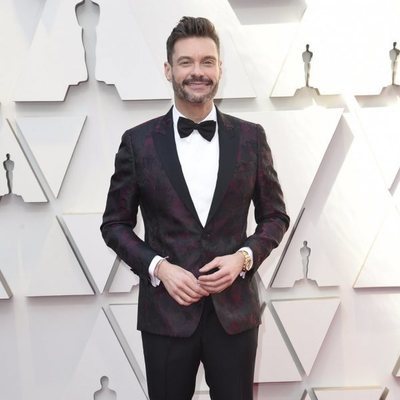 Ryan Seacrest en la alfombra roja de los Oscar 2019