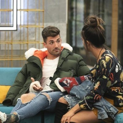 Alejandro Albalá hablando con Sofía Suescun en la Gala 9 de 'GH Dúo'